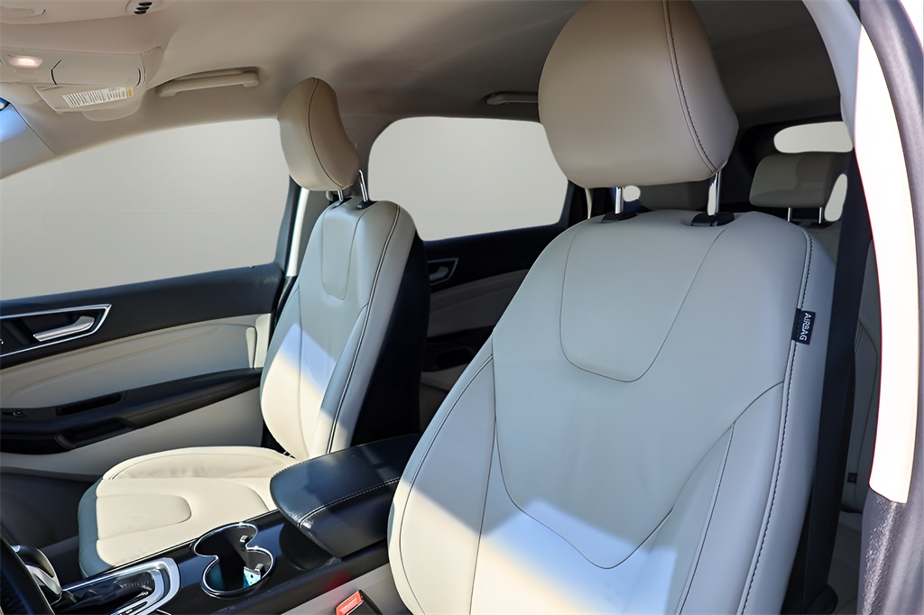 2016 Ford Edge Titanium photo 10