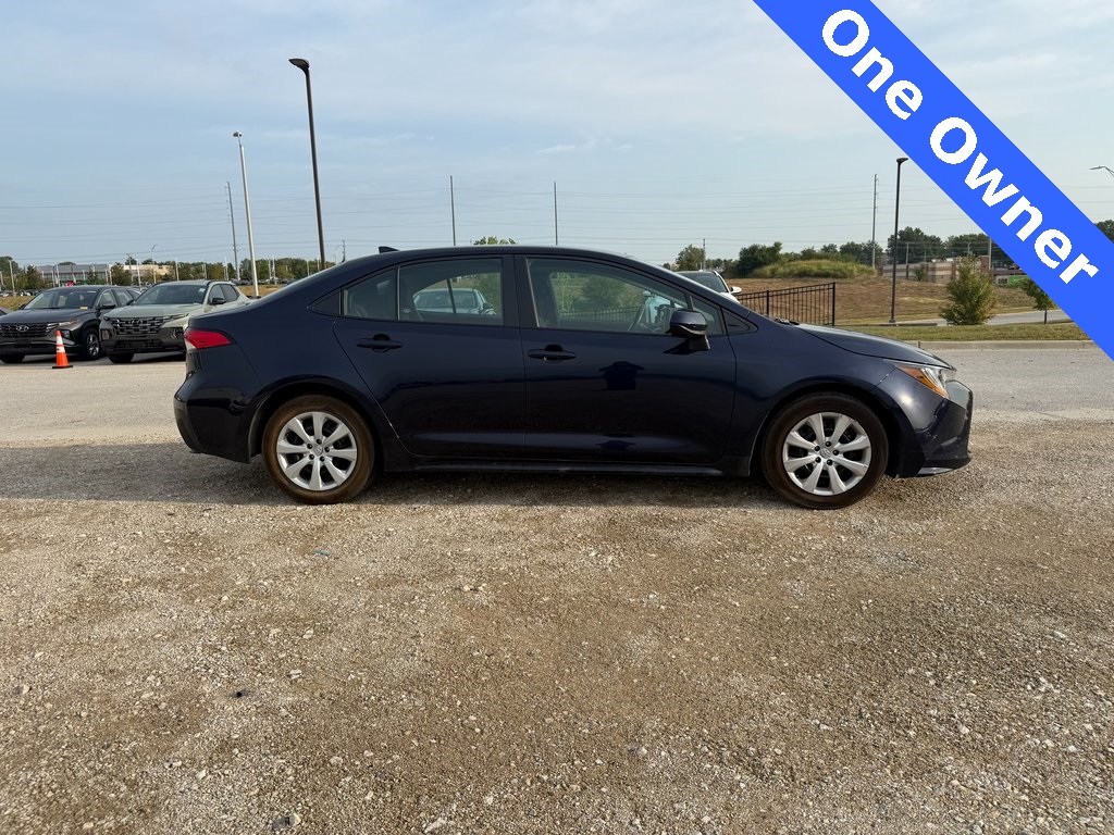 2023 Toyota Corolla LE photo 3