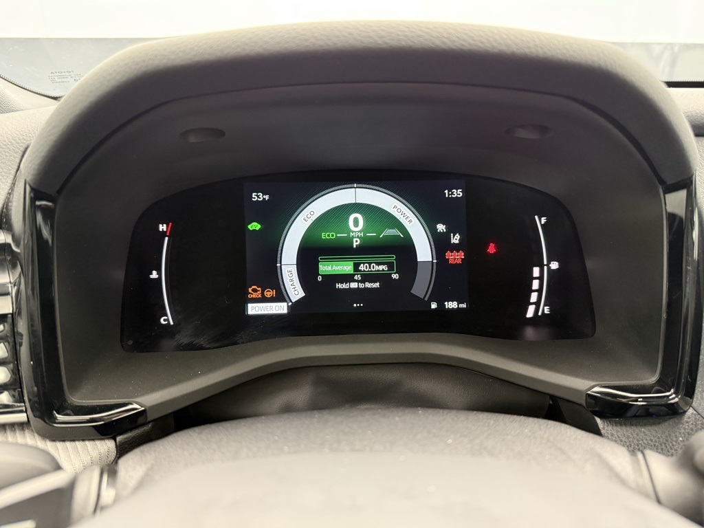 2025 Toyota Camry SE photo 4