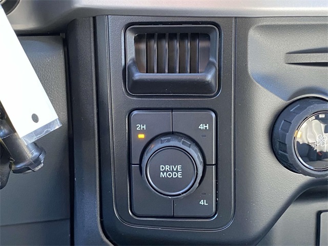 2025 Ford F-550 photo 19