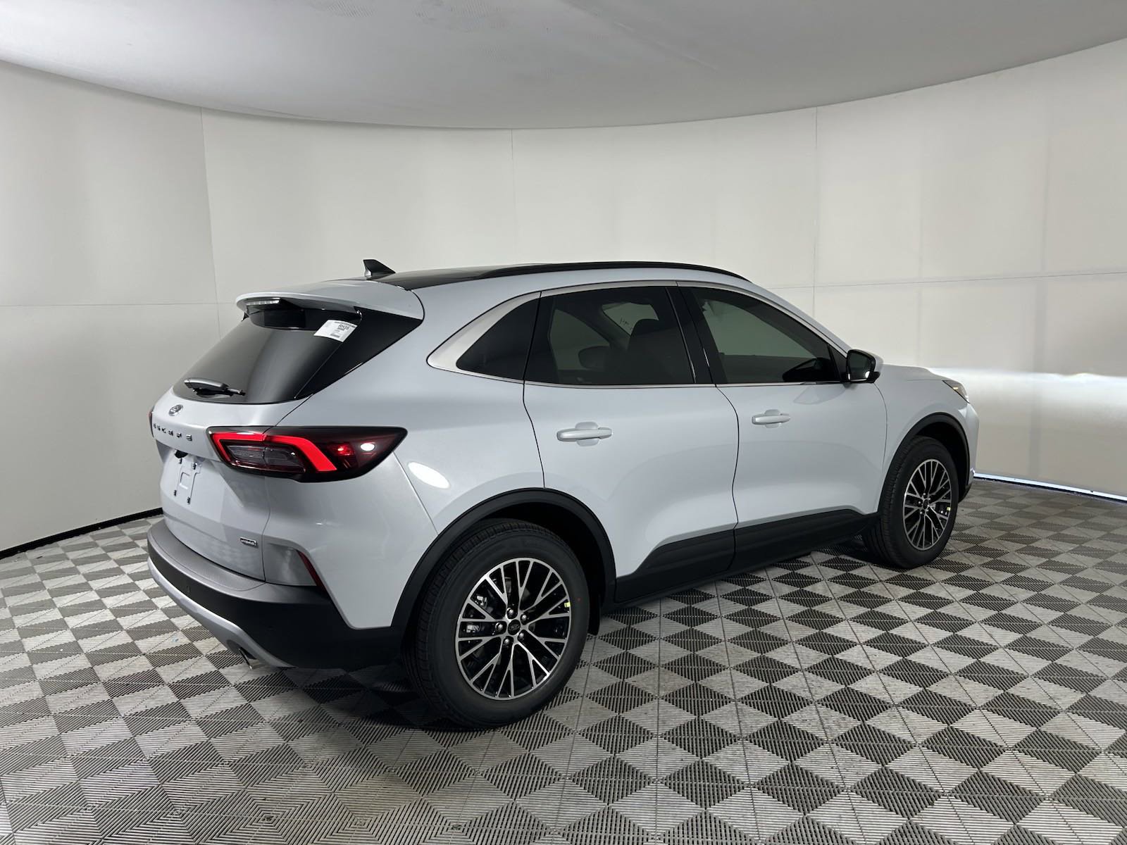 2025 Ford Escape photo 8