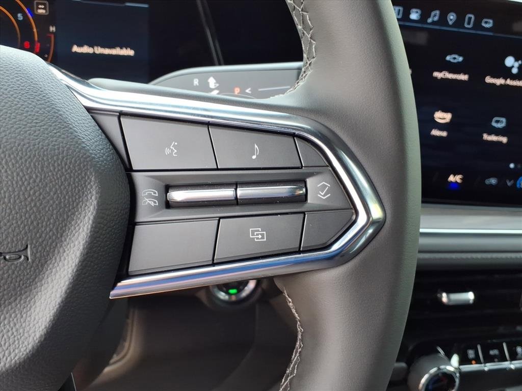 2025 Chevrolet Suburban LS photo 11