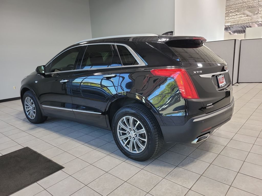 2017 Cadillac XT5 Luxury photo 3