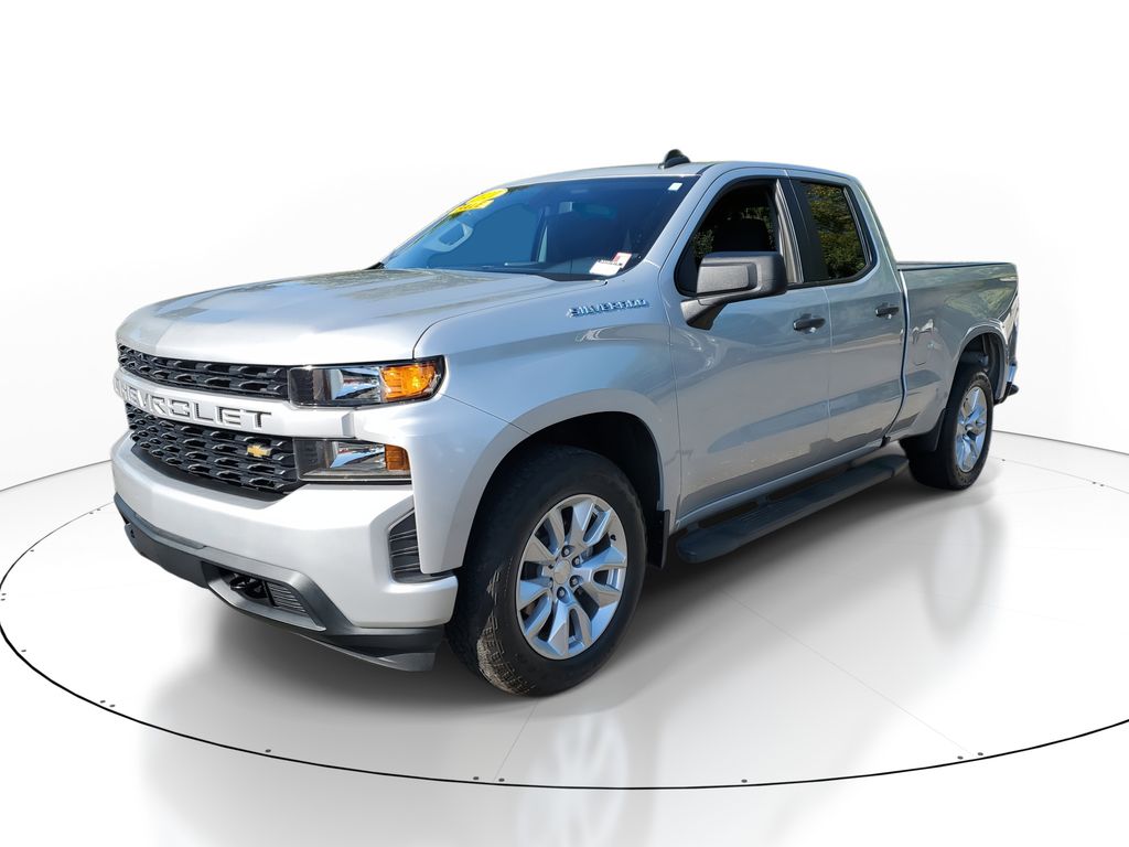 2021 Chevrolet Silverado 1500 Custom photo 2