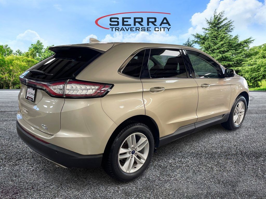 2017 Ford Edge SEL photo 5
