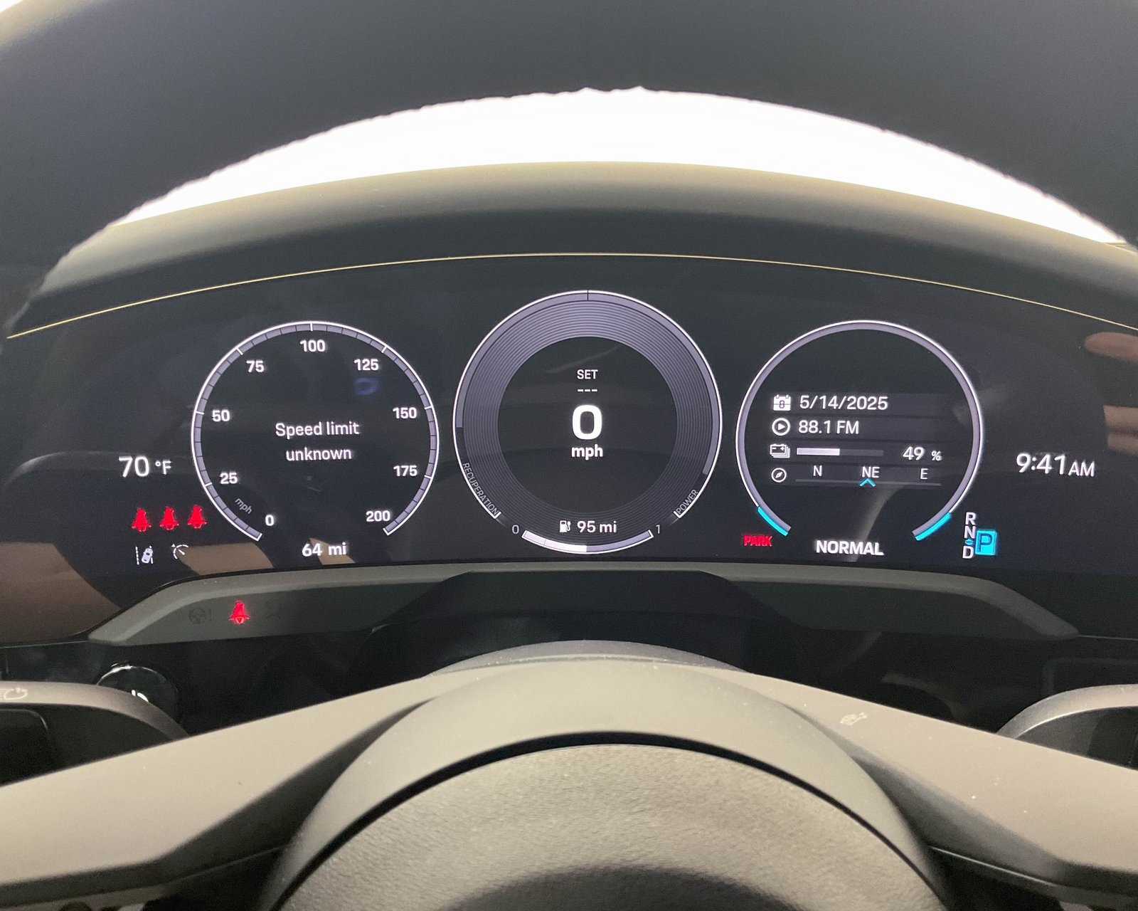 2025 Porsche Taycan photo 19