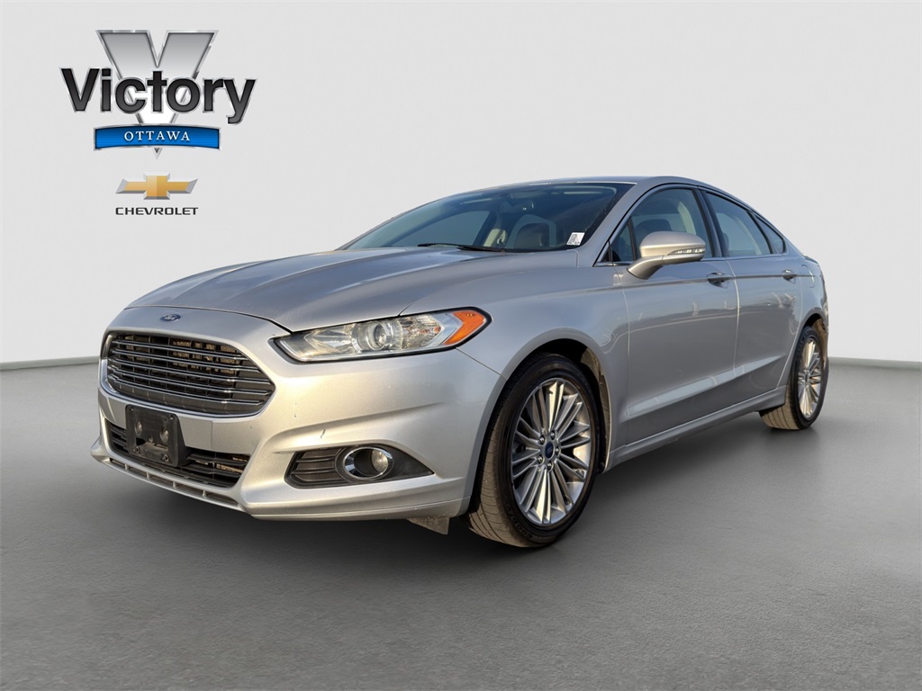 2014 Ford Fusion SE's photo