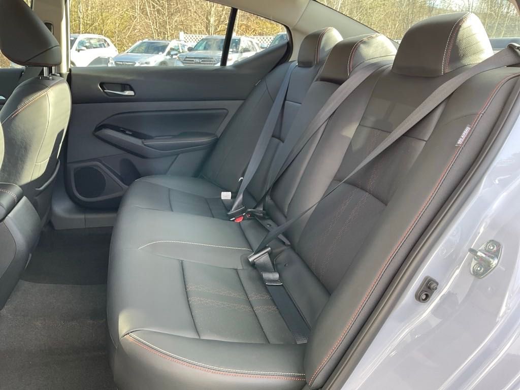 2025 Nissan Altima 2.5 SR photo 28