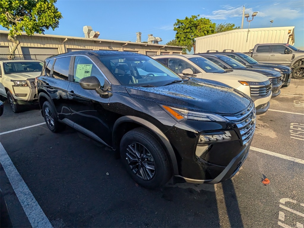2025 Nissan Rogue S photo 2