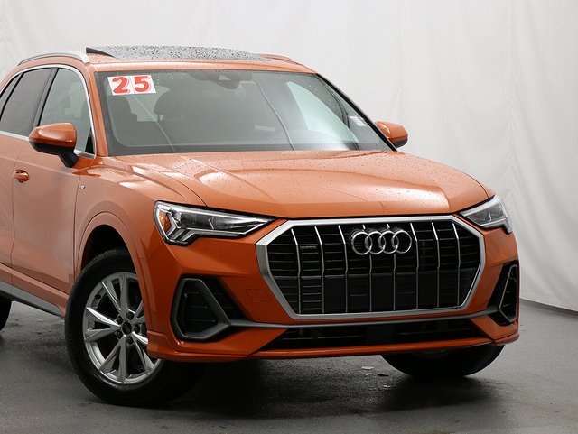 2025 Audi Q3 S line Premium photo 2