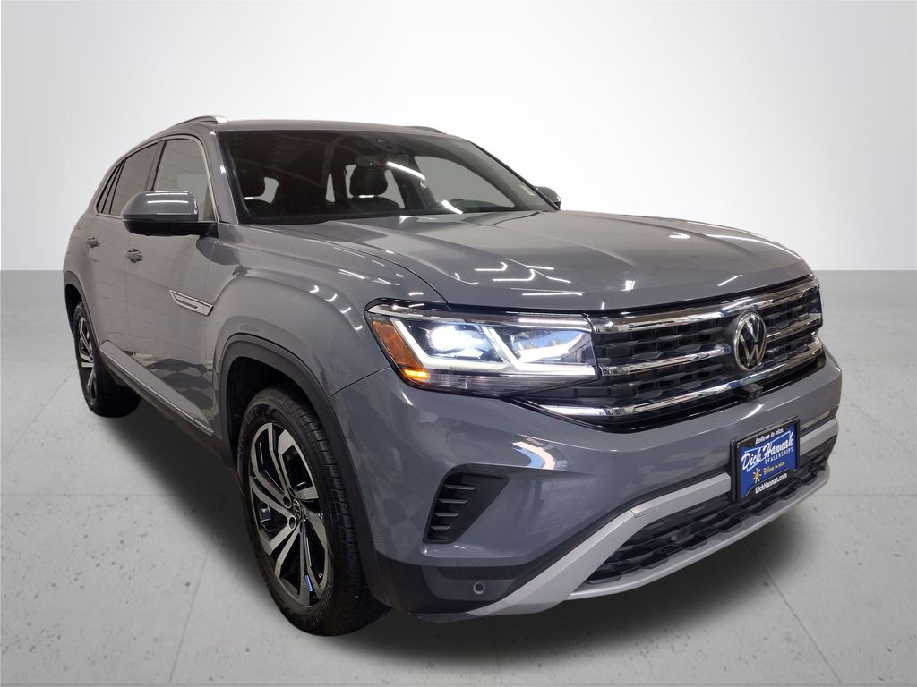 2021 Volkswagen Atlas Cross Sport V6 SEL Premium photo 2
