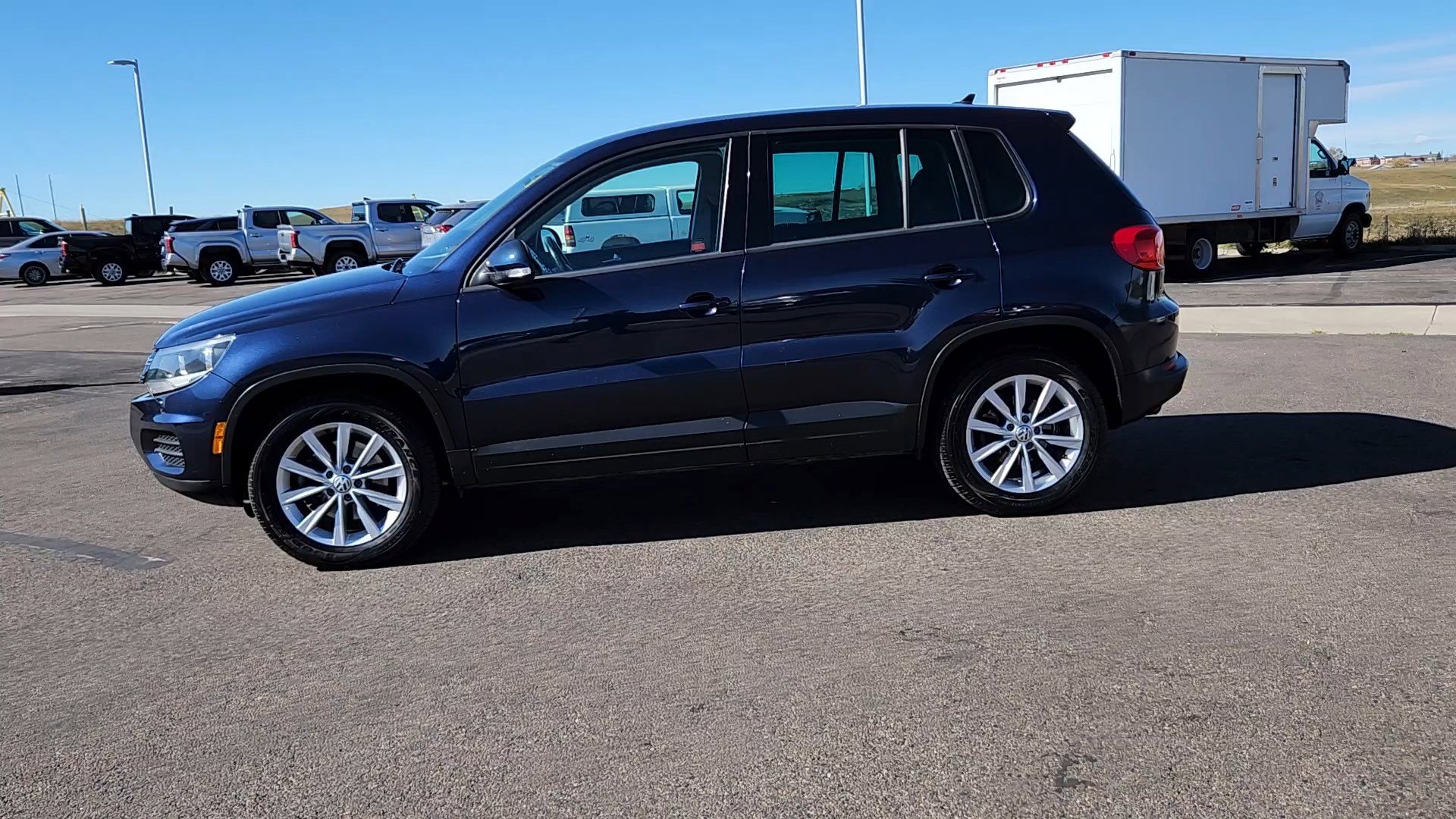 2014 Volkswagen Tiguan SE photo 2