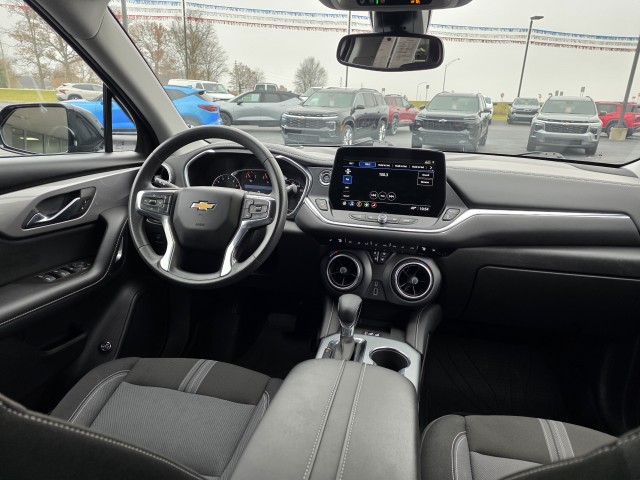 2024 Chevrolet Blazer 2LT photo 2