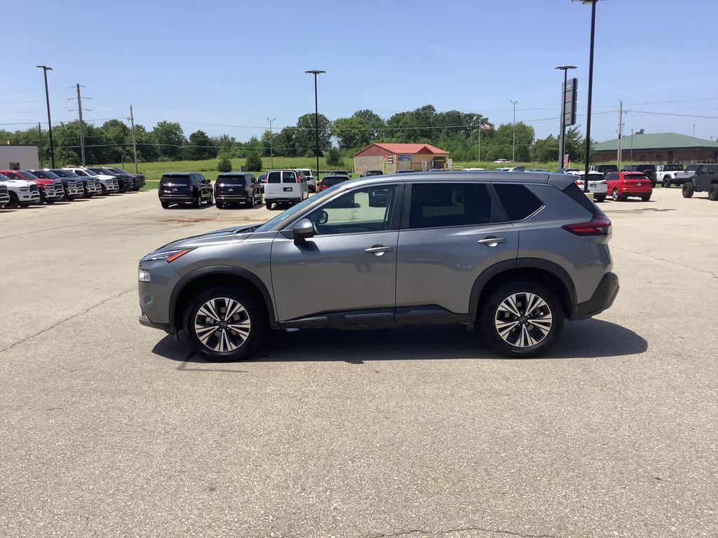 2023 Nissan Rogue SV photo 2