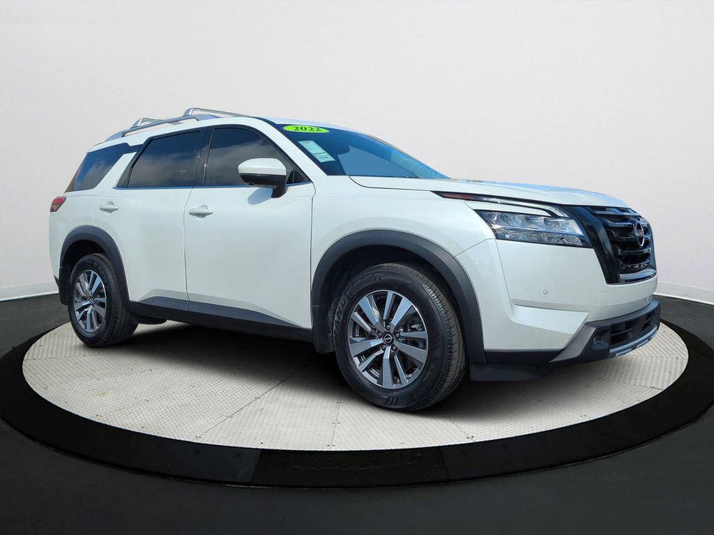 2022 Nissan Pathfinder SL
