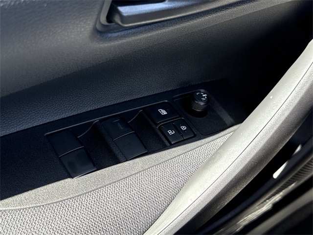 2025 Toyota Corolla LE photo 15