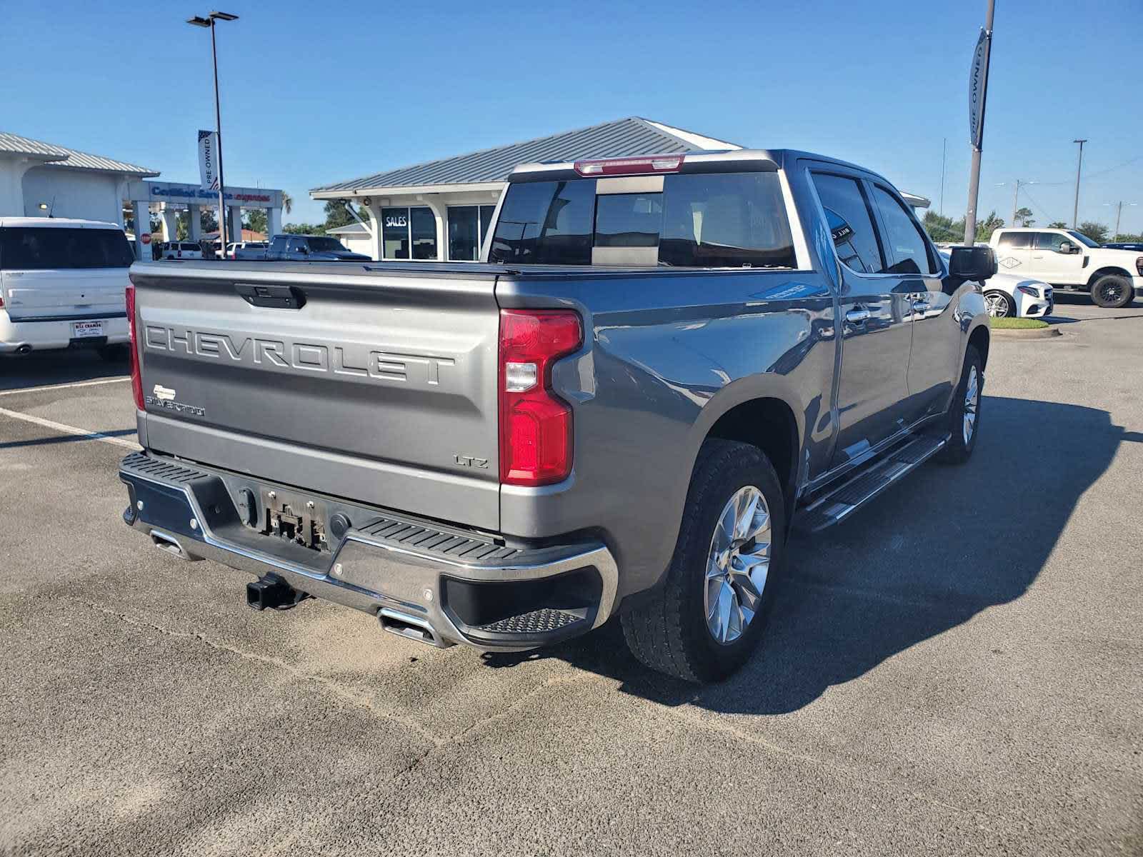 2021 Chevrolet Silverado 1500 LTZ photo 3