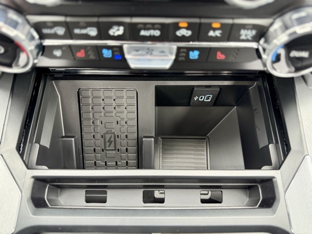 2025 Ford F-350 Lariat photo 24