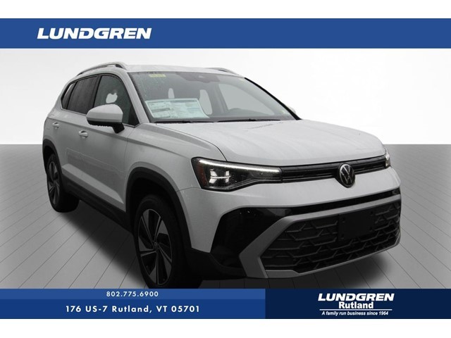 2025 Volkswagen Taos SE's photo