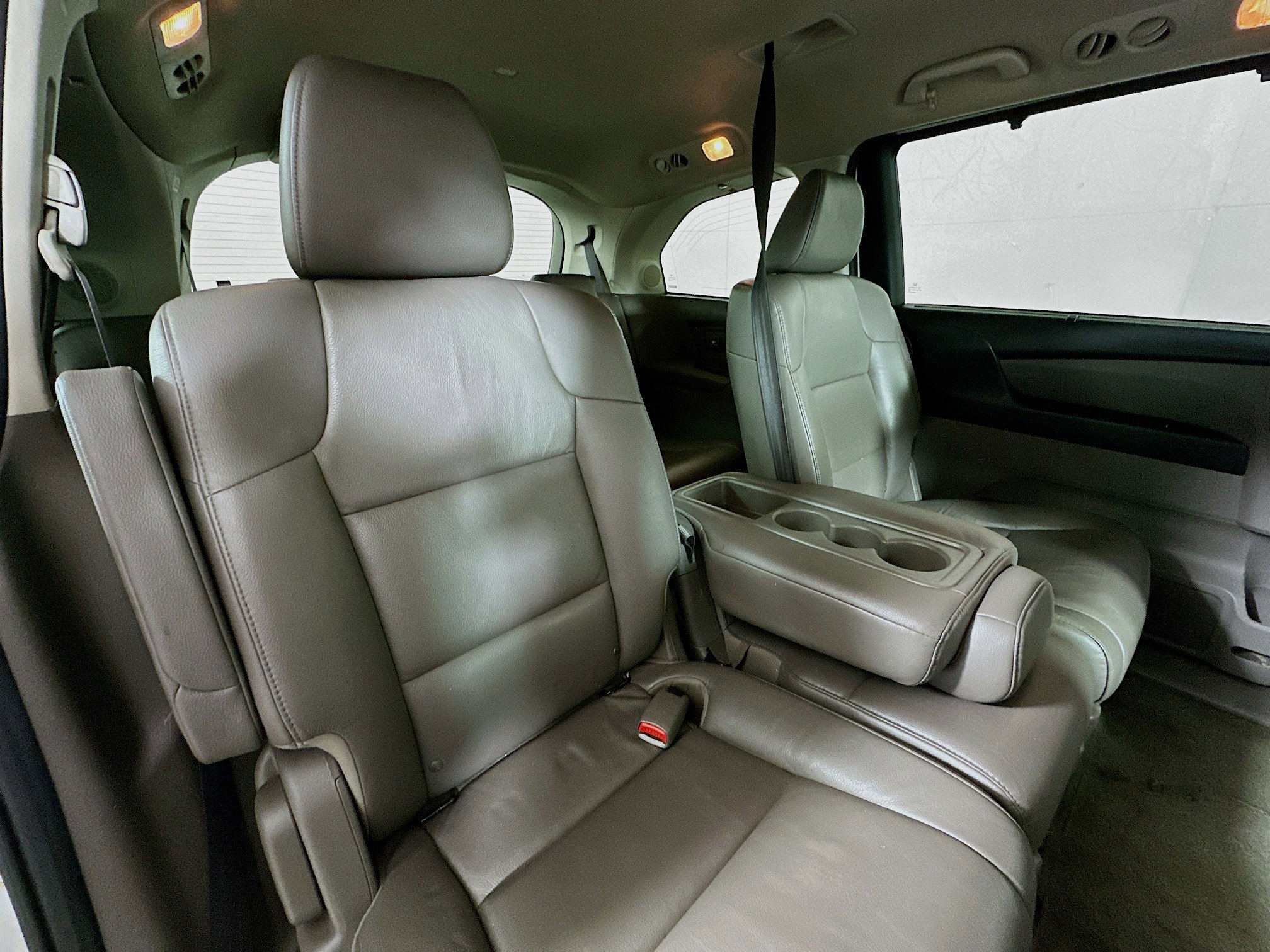 2014 Honda Odyssey Touring photo 26