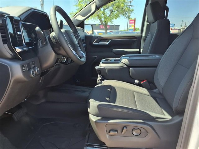 2025 Chevrolet Silverado 1500 RST photo 12
