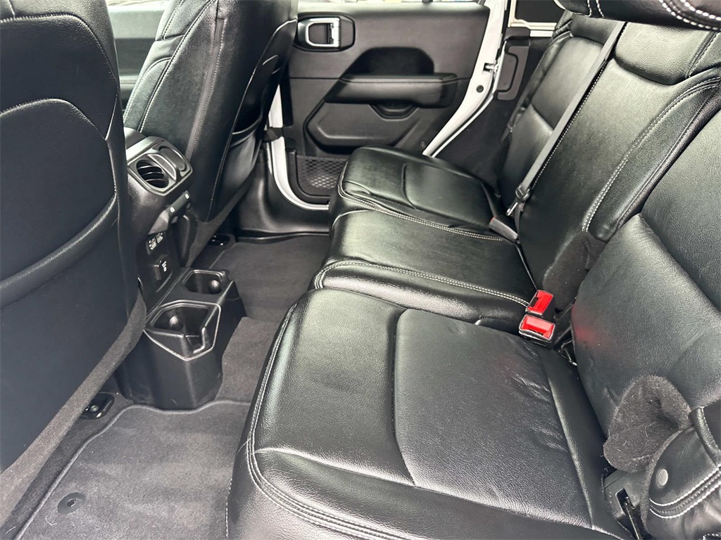 2021 Jeep Wrangler Unlimited Sahara photo 14