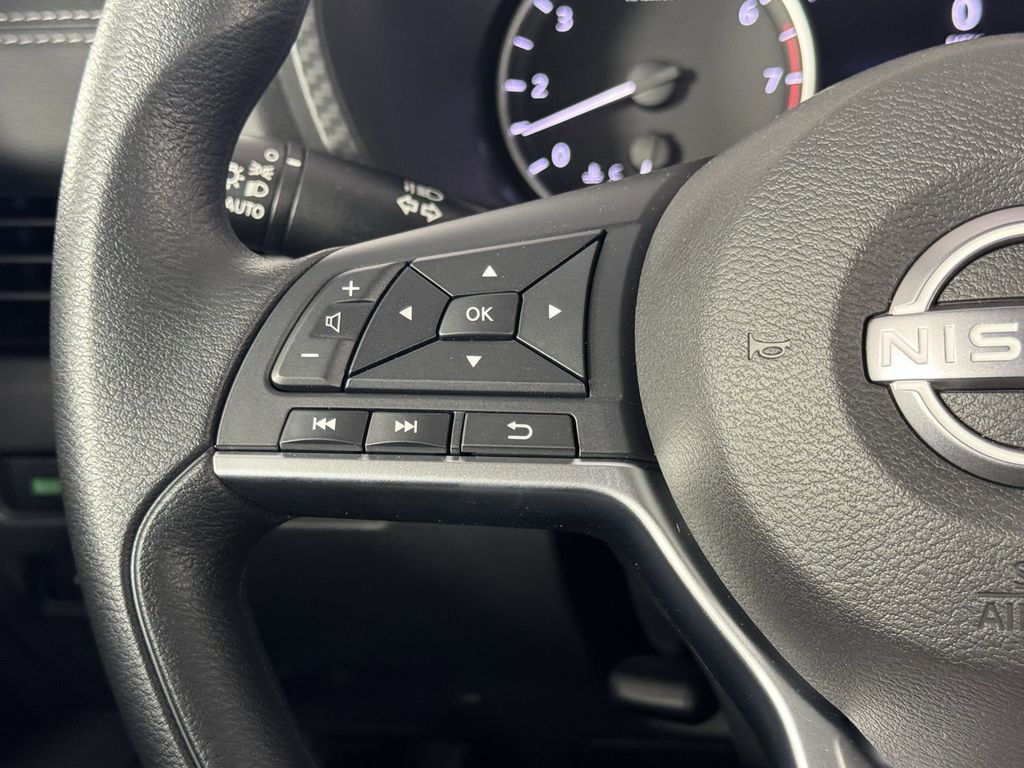 2025 Nissan Sentra SV photo 22