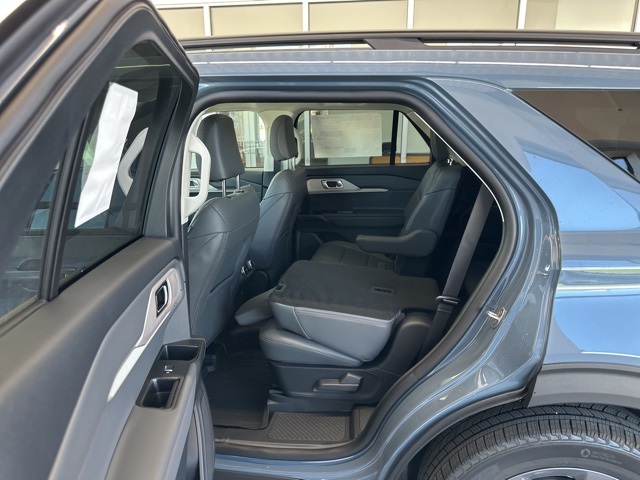 2025 Ford Explorer photo 41