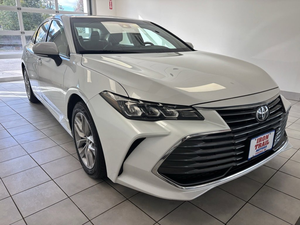 2021 Toyota Avalon XLE photo 2
