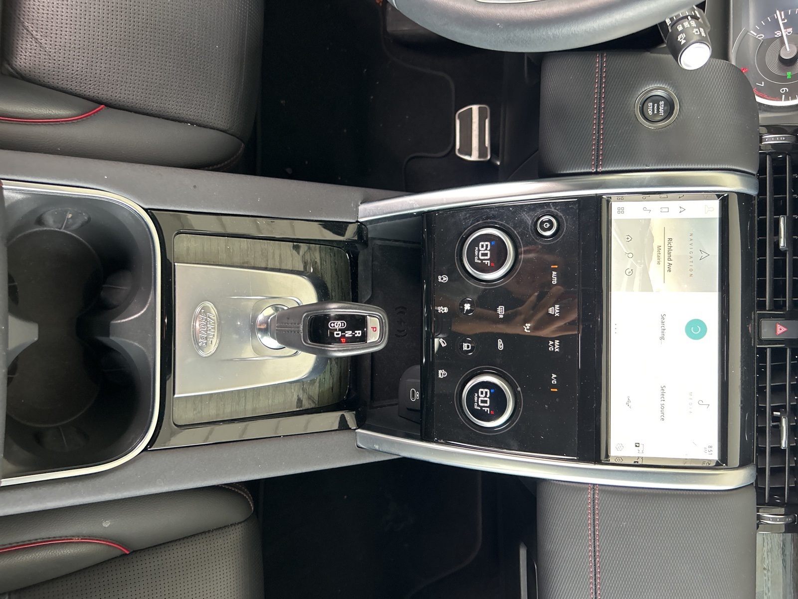 2023 Land Rover Discovery Sport SE R-Dynamic photo 12
