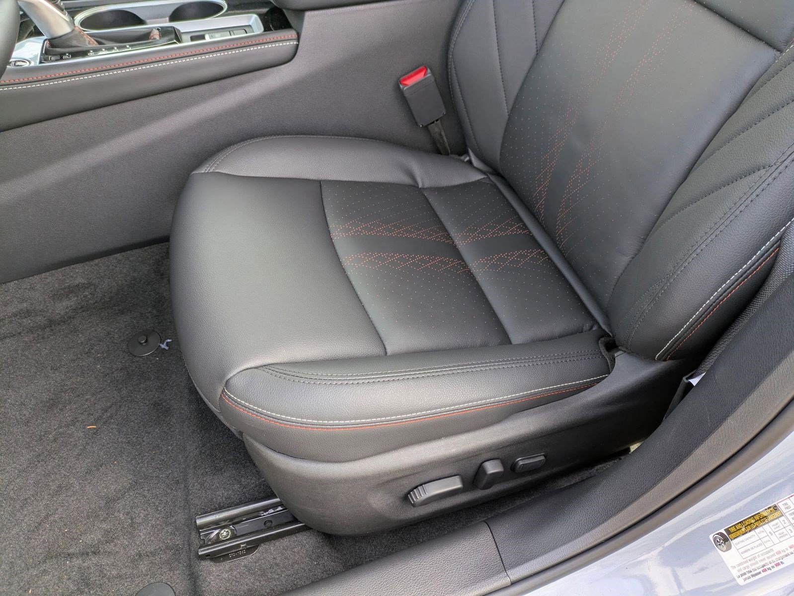 2025 Nissan Altima SR photo 4