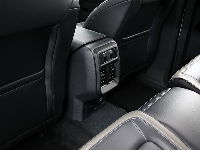 2025 Ford Bronco Outer Banks photo 13