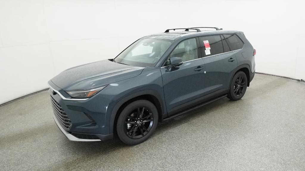 2026 Toyota Grand Highlander Platinum's photo