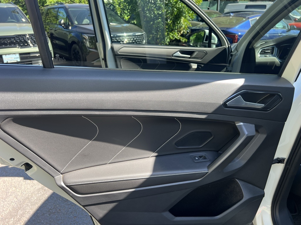 2022 Volkswagen Tiguan SE photo 17