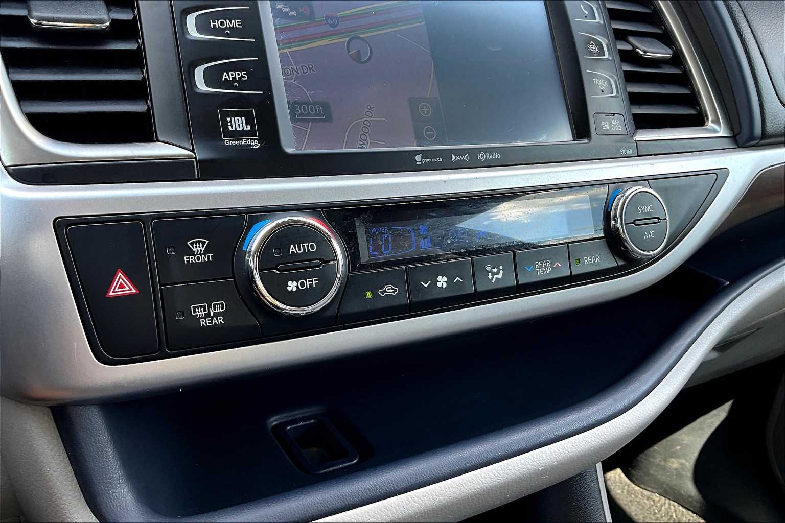2016 Toyota Highlander Hybrid Limited Platinum photo 31