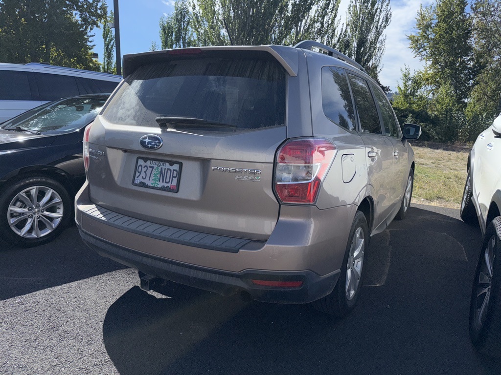 2014 Subaru Forester 2.5i Touring photo 2