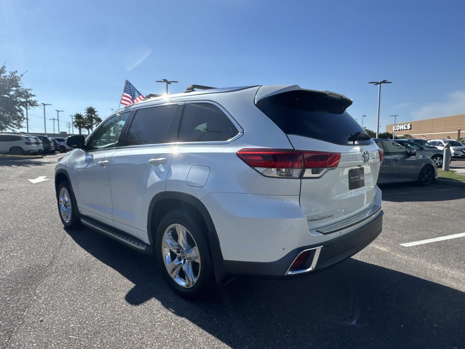2019 Toyota Highlander Limited photo 4