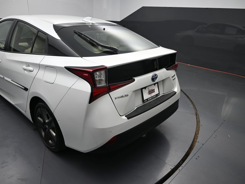2022 Toyota Prius Limited photo 5