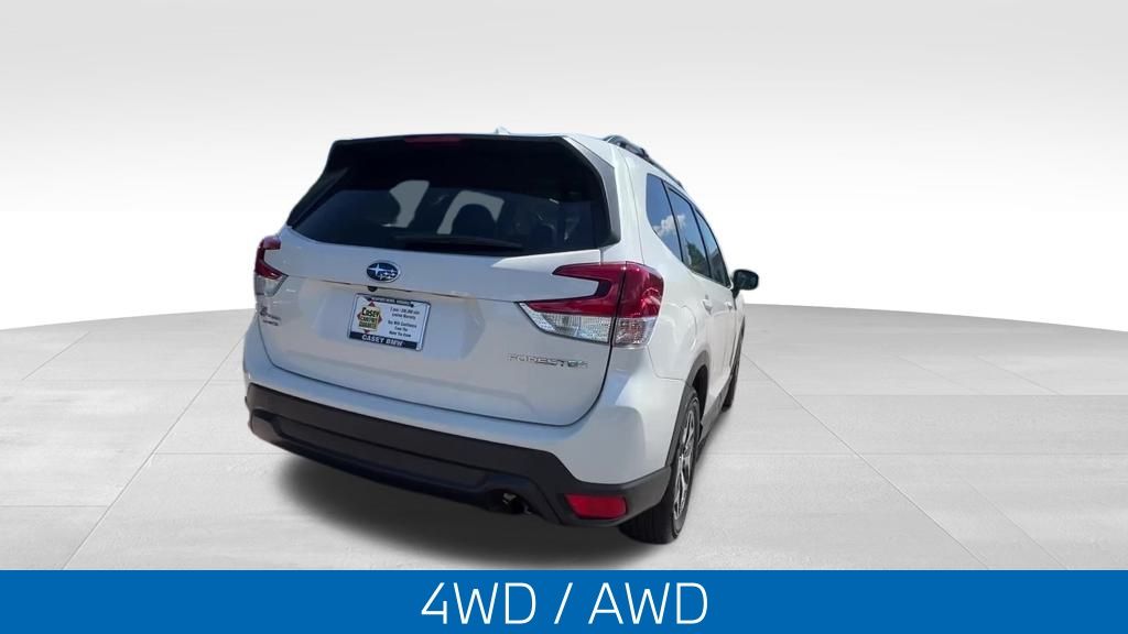 2023 Subaru Forester Premium photo 2