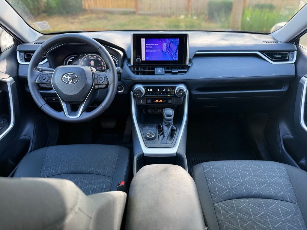 2024 Toyota RAV4 Hybrid XLE photo 20