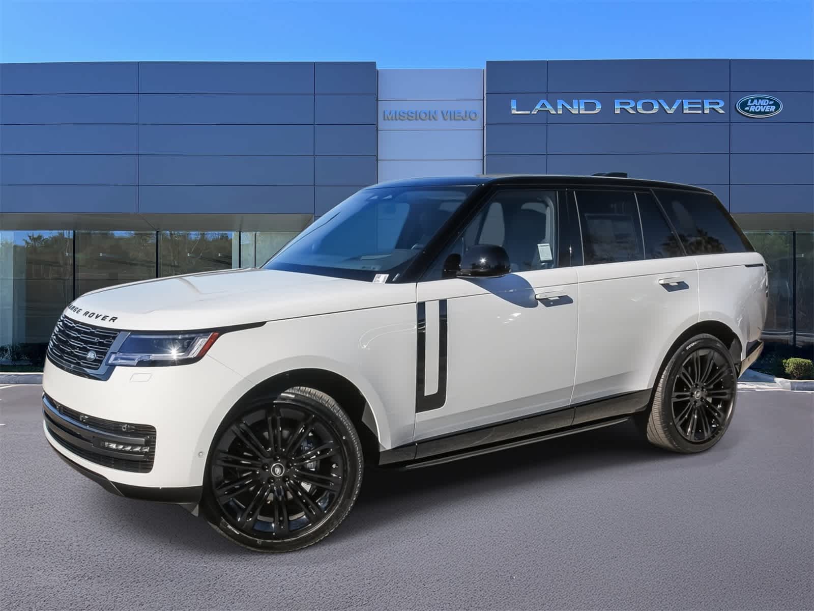2025 Land Rover Range Rover SE's photo