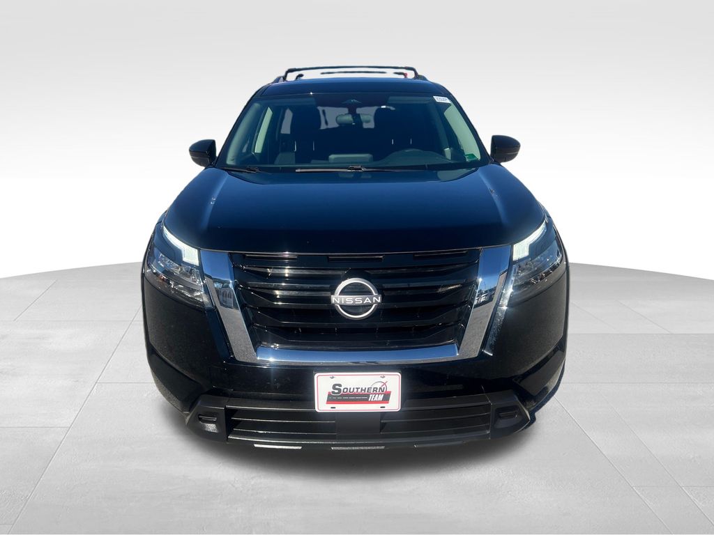 2022 Nissan Pathfinder SV photo 3