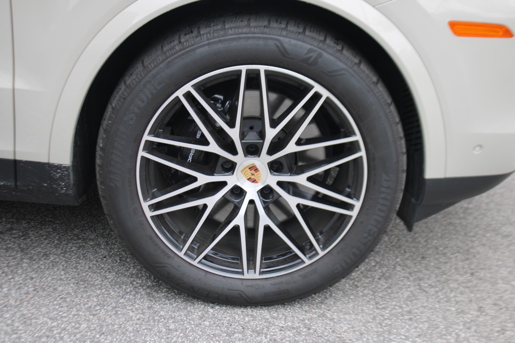 2025 Porsche Cayenne Coupe Base photo 15