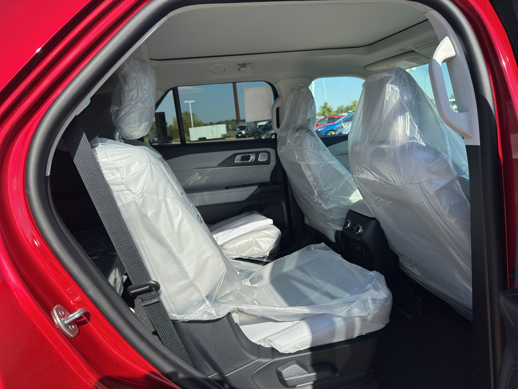 2025 Ford Explorer Platinum photo 10