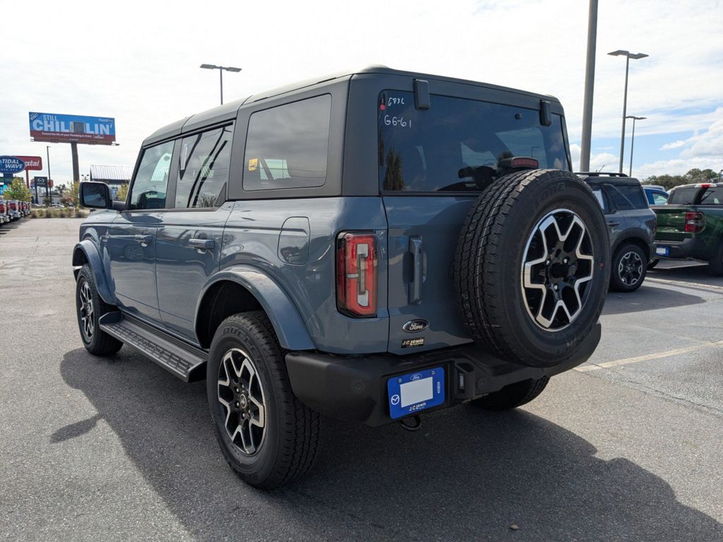 2025 Ford Bronco Outer Banks photo 6