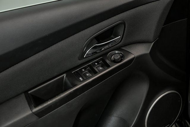 2013 Chevrolet Cruze photo 8