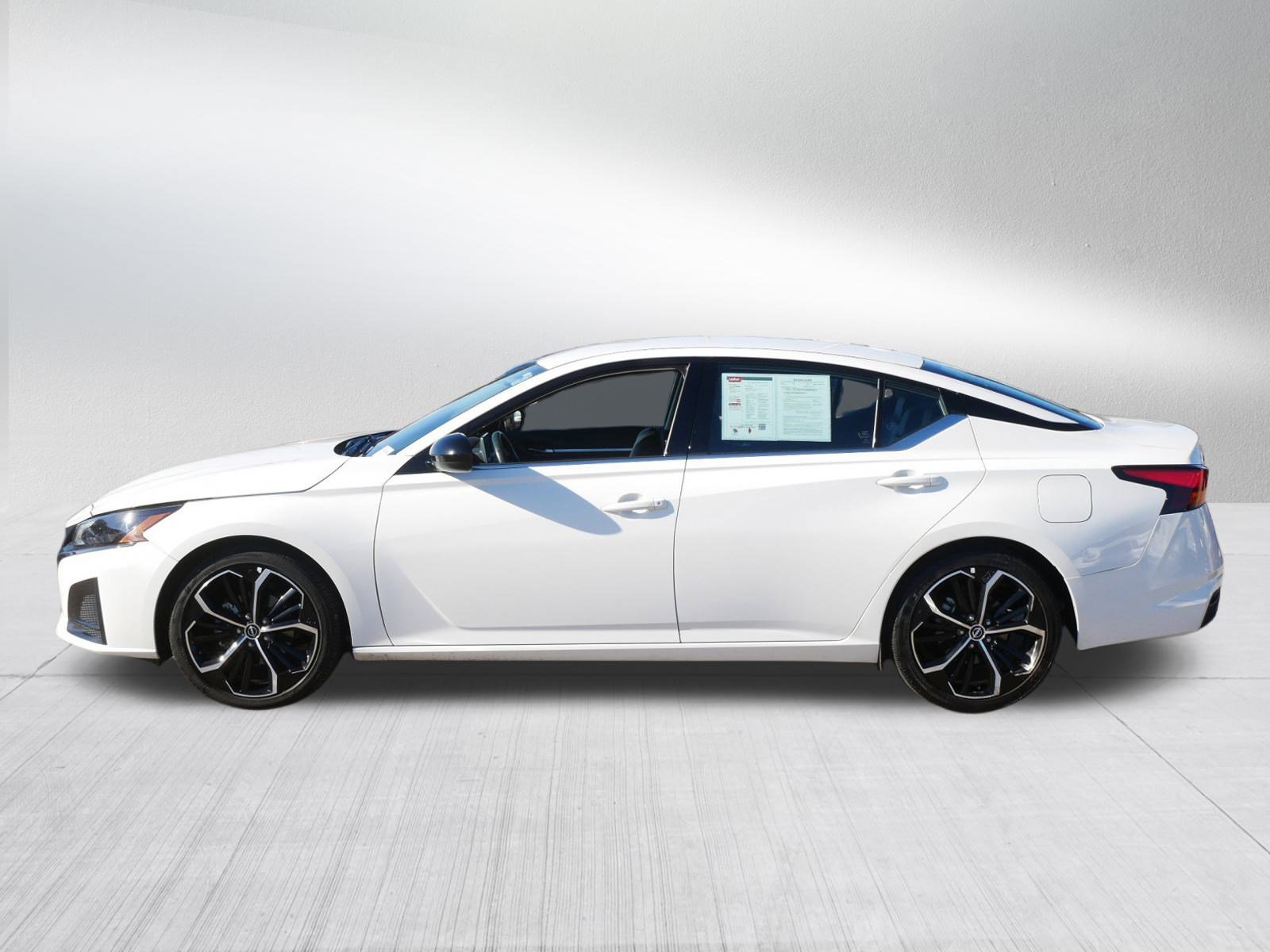 2024 Nissan Altima 2.5 SR photo 4