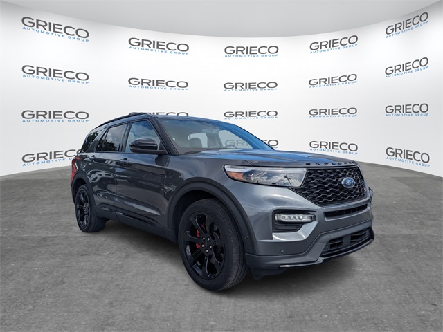 2023 Ford Explorer ST's photo