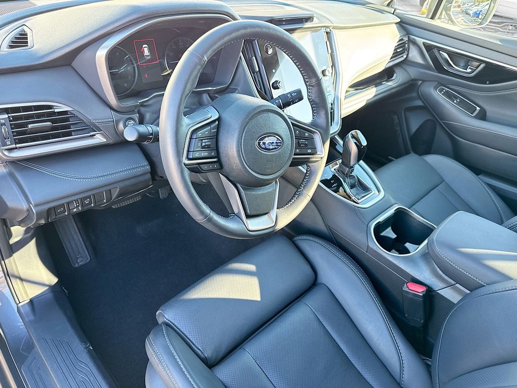 2025 Subaru Outback Limited XT photo 4