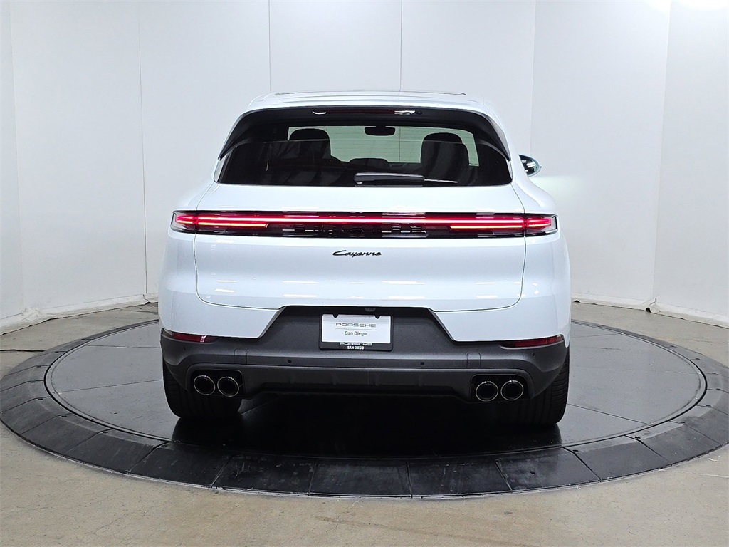 2025 Porsche Cayenne photo 8